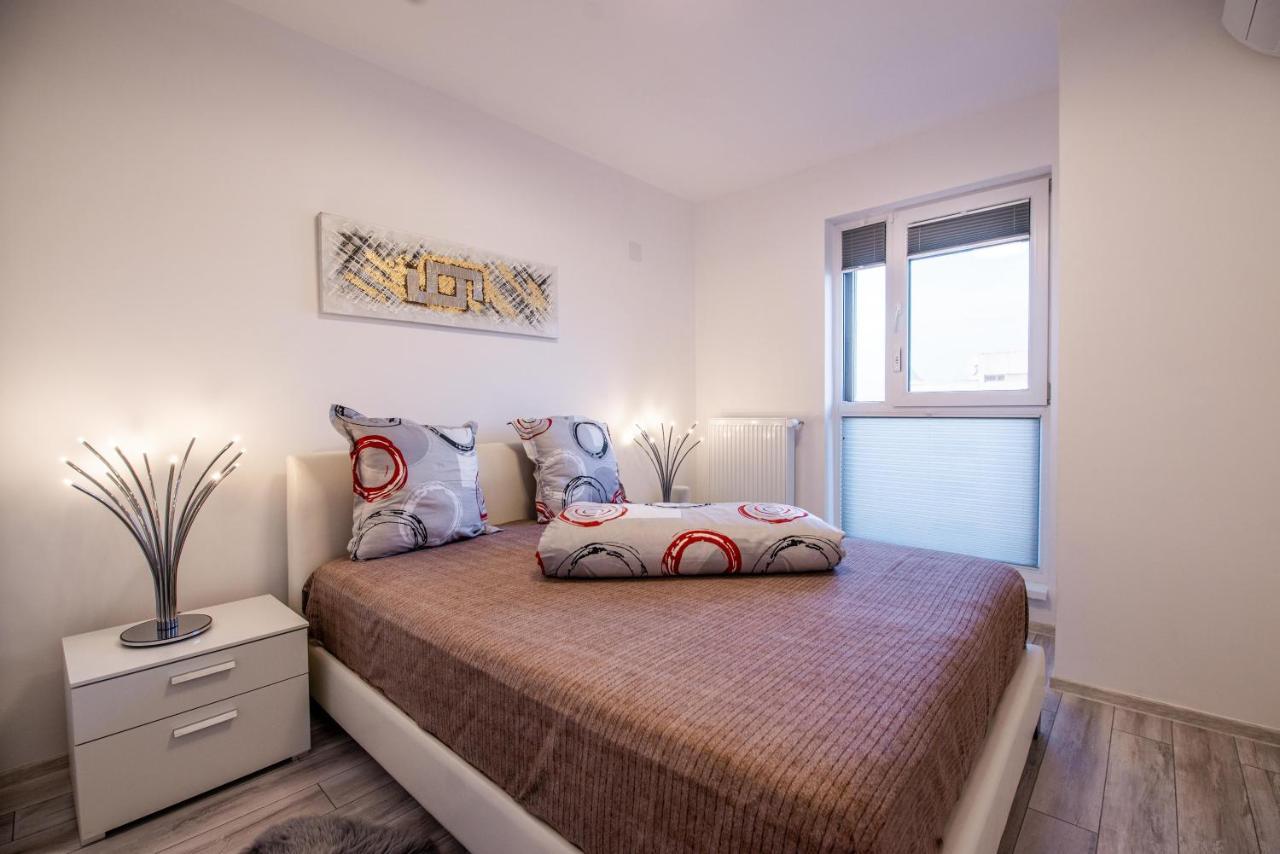 Luxury Westpark 2 Presidentialsuite With Lake View W4 Bukarest Exterior foto