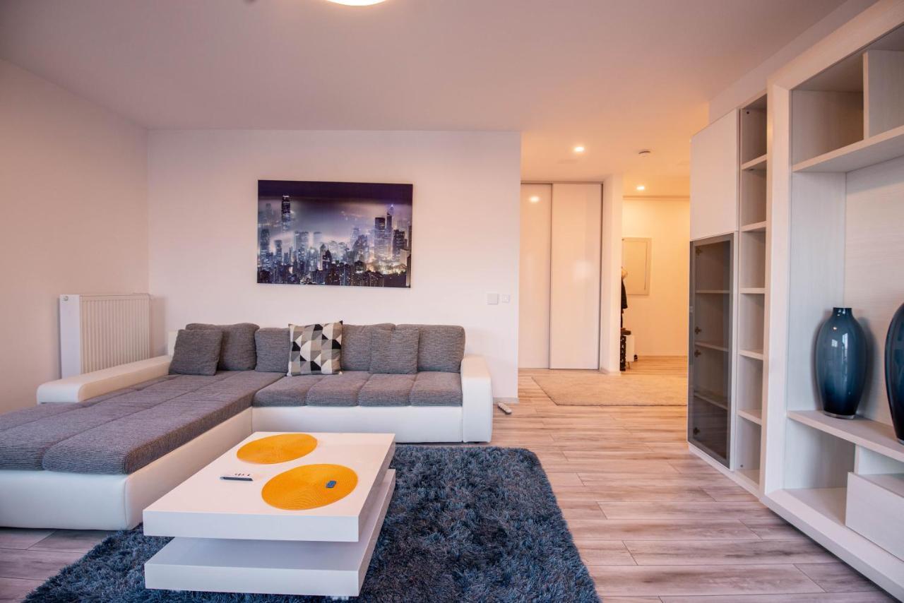 Luxury Westpark 2 Presidentialsuite With Lake View W4 Bukarest Exterior foto