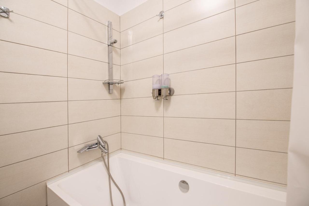 Luxury Westpark 2 Presidentialsuite With Lake View W4 Bukarest Exterior foto