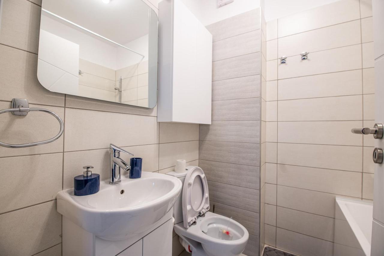 Luxury Westpark 2 Presidentialsuite With Lake View W4 Bukarest Exterior foto